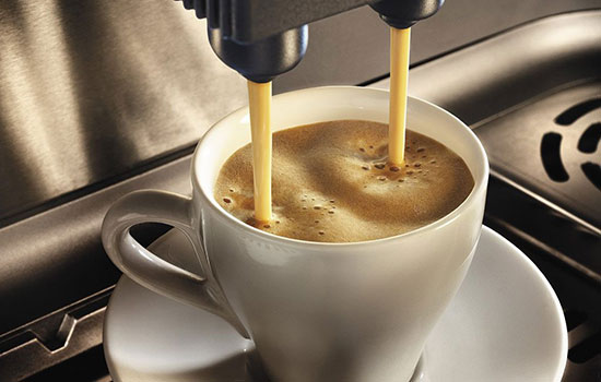 Кофемашина Железнодорожный делает не горячий кофе